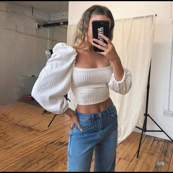 Backless laced long sleeve top - Picture 4 of 7